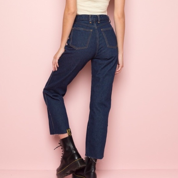 BRANDY MELVILLE DARK WASH JEANS - Picture 2 of 4